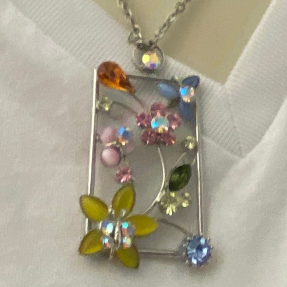 Multicolor Rhinestone Floral Pendant Necklace Silver Tone Chain Y2K Statement